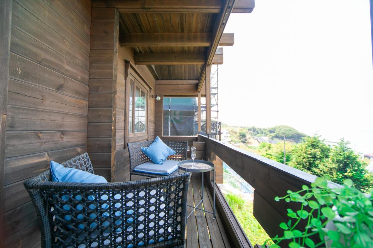 Awaji Seaside Log House In Goshiki 1 Villa Sumoto Bagian luar foto